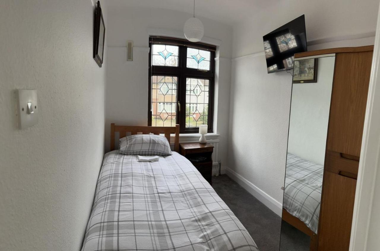 Amazing And Romantic O2 Arena 4 Bedrooms House Free Parking London Ngoại thất bức ảnh